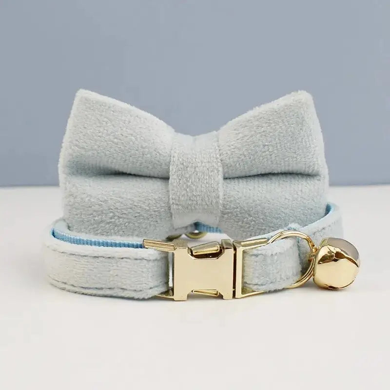 Collier pour chat en velours durable - nœud papillon blanc avec boucle en métal doré - Résistant à l’usure